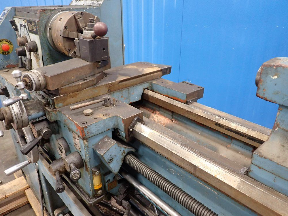 Victor 14"x32" Lathe - 164og