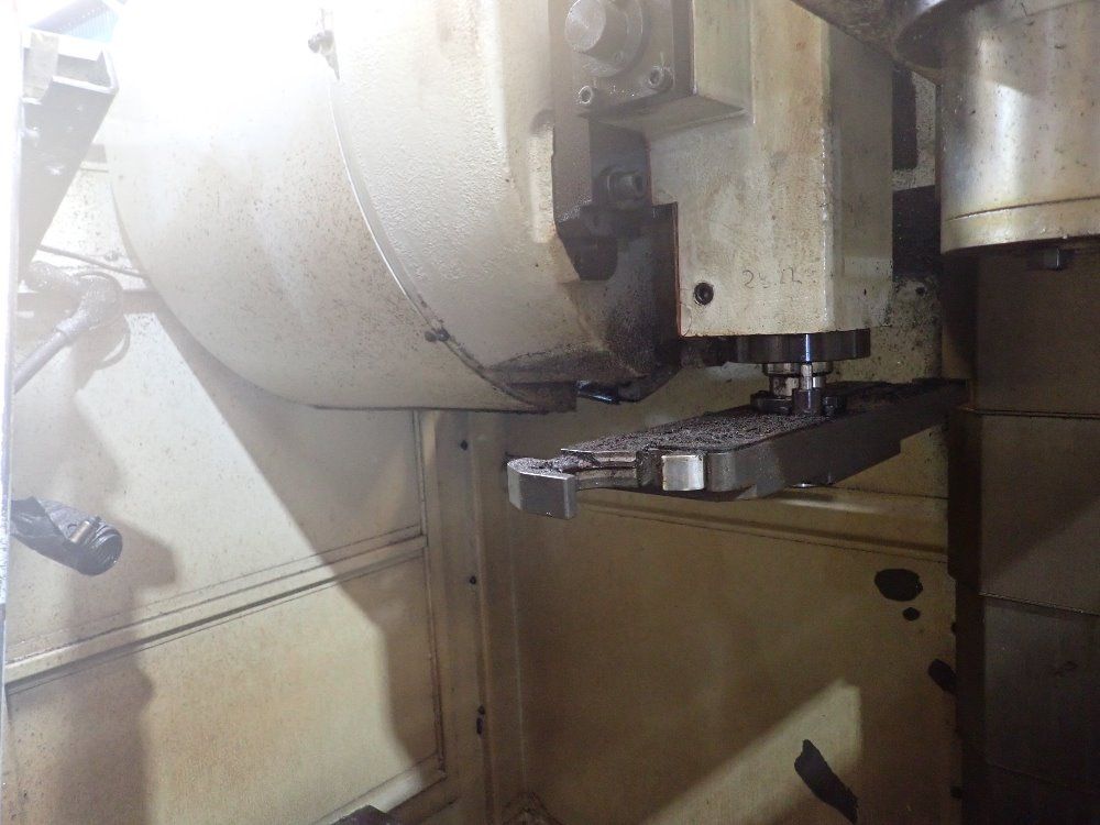 Hurco 10000 Cnc Vertical Machining Center - Vm1