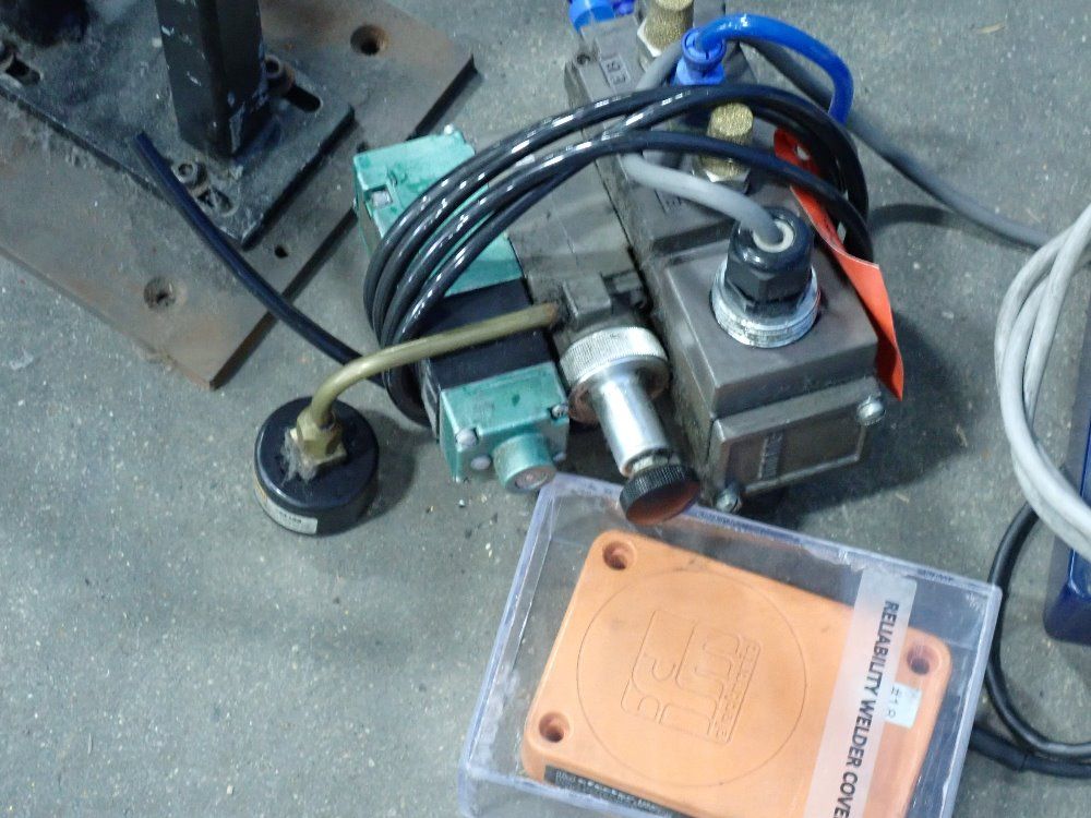 Unitek Spot Welder - 1-164-02