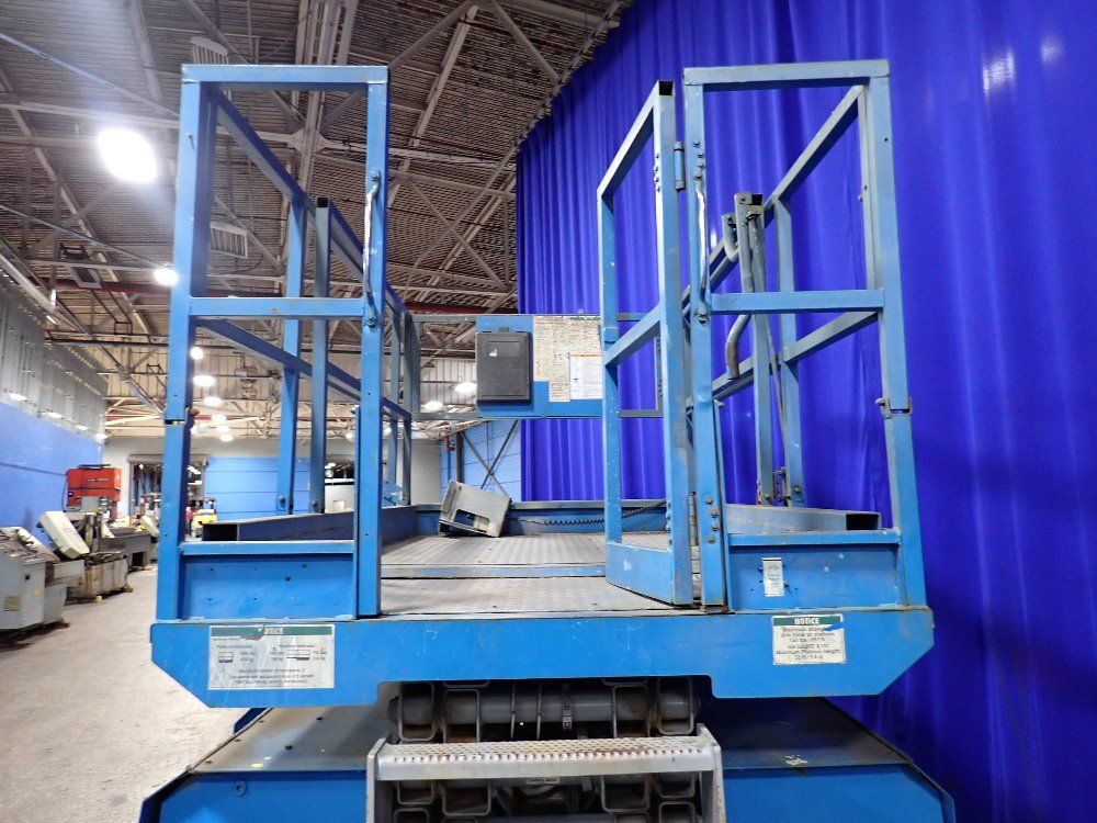 Genie Scissor Lift