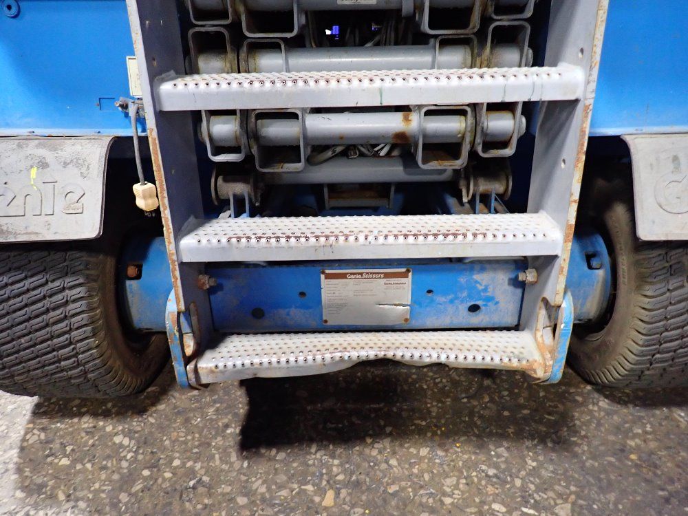 Genie Scissor Lift