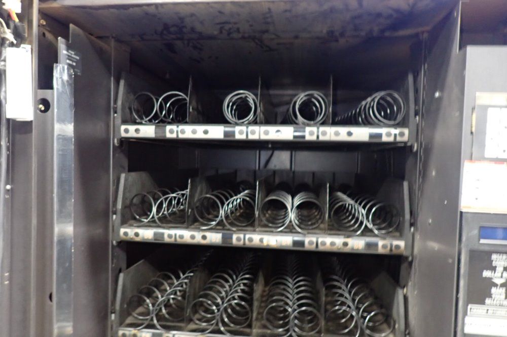 Crane-national Venders 39 Spaces Vending Machine