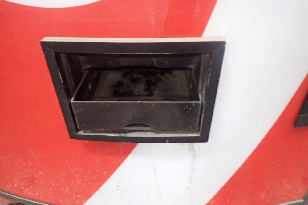 Dixie-narco/coca-cola 7 Spaces Vending Machine - Dncb 501cc/280-7