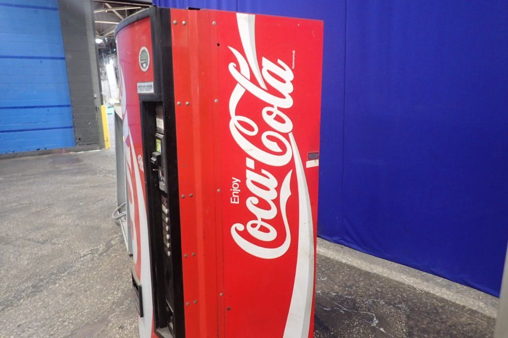 Dixie-narco/coca-cola 7 Spaces Vending Machine - Dncb 501cc/280-7