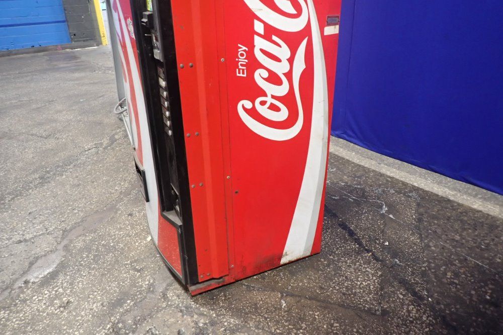 Dixie-narco/coca-cola 7 Spaces Vending Machine - Dncb 501cc/280-7
