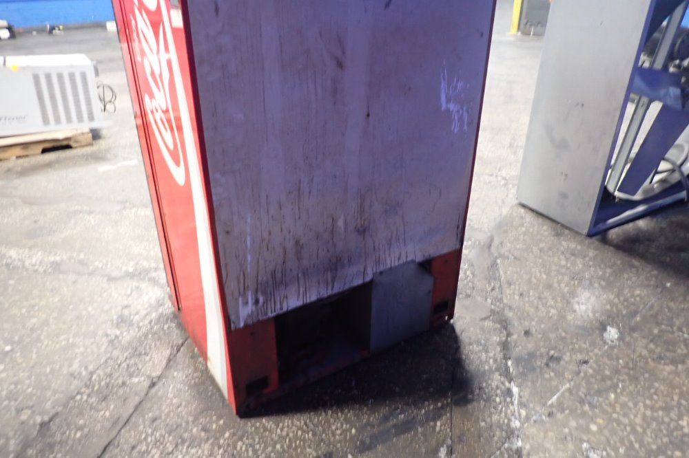 Dixie-narco/coca-cola 7 Spaces Vending Machine - Dncb 501cc/280-7