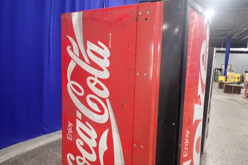 Dixie-narco/coca-cola 7 Spaces Vending Machine - Dncb 501cc/280-7
