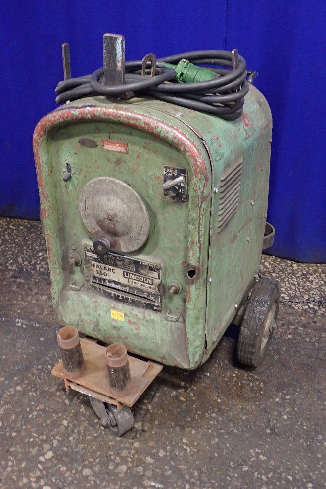 Lincoln 250 Amps Welder - Idealarc 250
