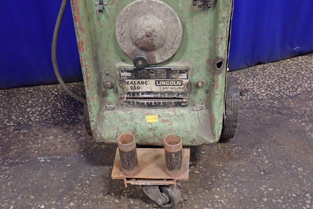 Lincoln 250 Amps Welder - Idealarc 250