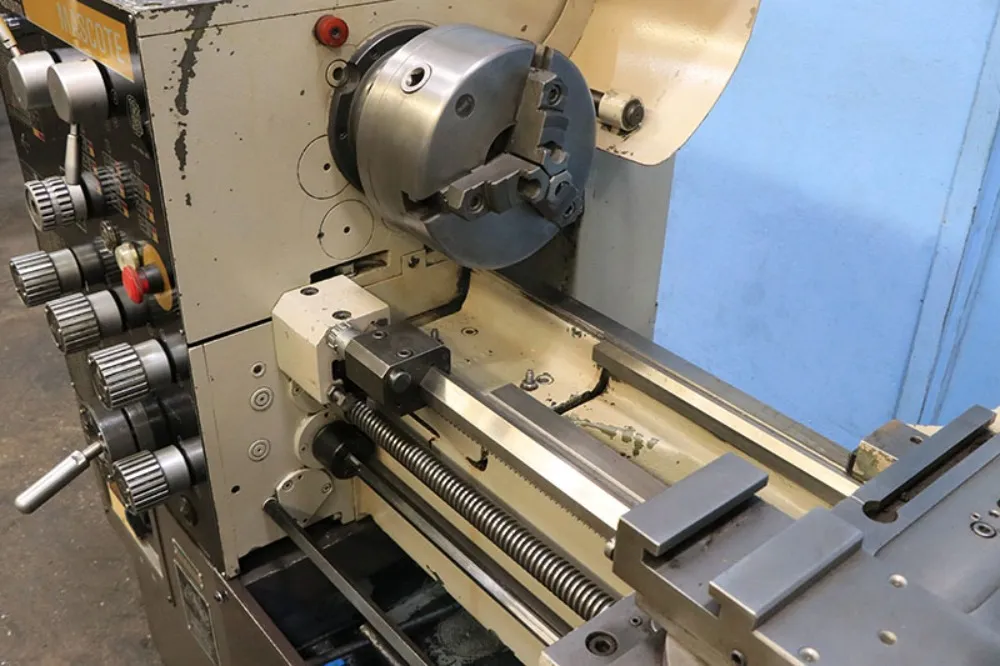 Nardini 14"/19" X 40" Gap Bed Lathe - Ms1440