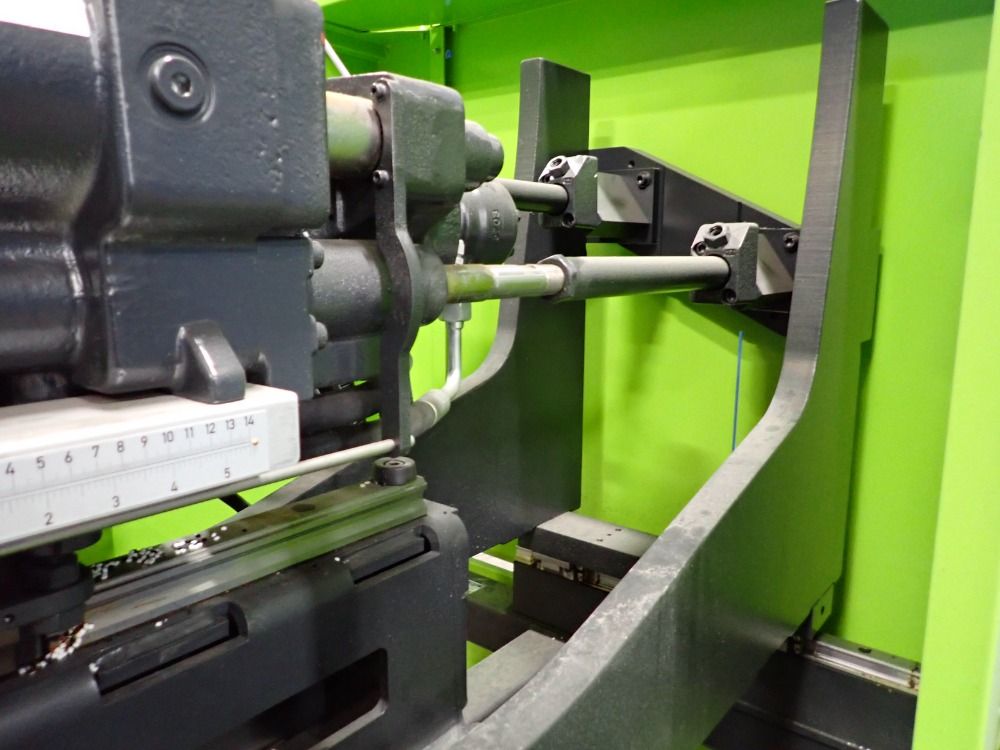 Engel 200l Injection Unit