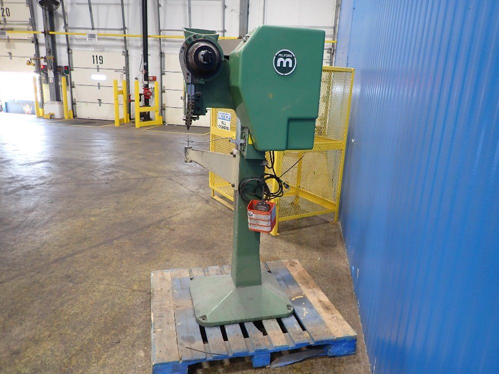 Milford Fastening Systems Riveter - 256