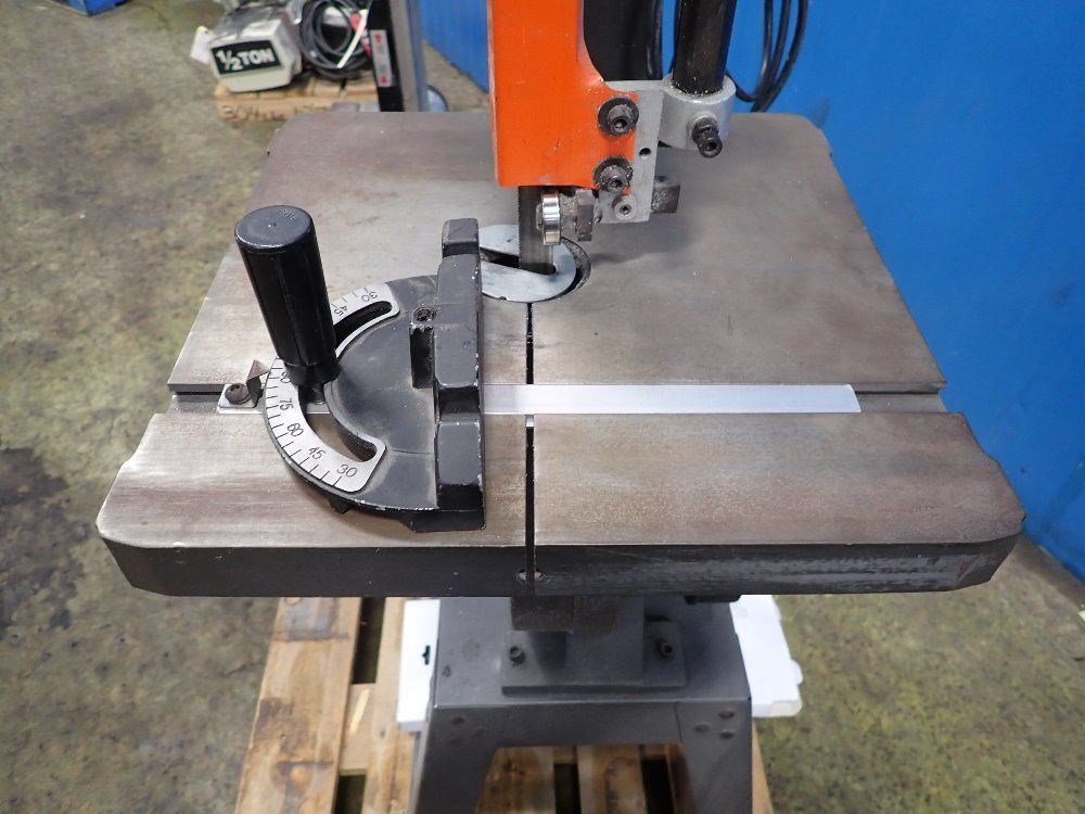 Dayton 14" Band Saw - 1fyx1a