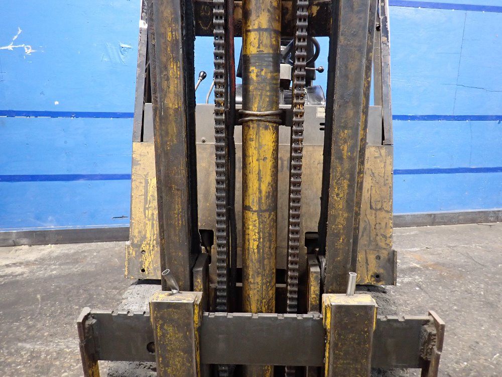 Caterpillar 7000 Lbs Electric Forklift - M70