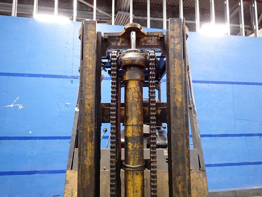 Caterpillar 7000 Lbs Electric Forklift - M70