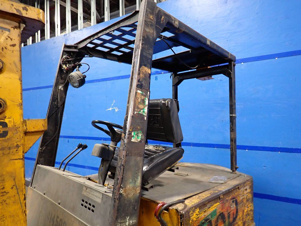 Caterpillar 7000 Lbs Electric Forklift - M70