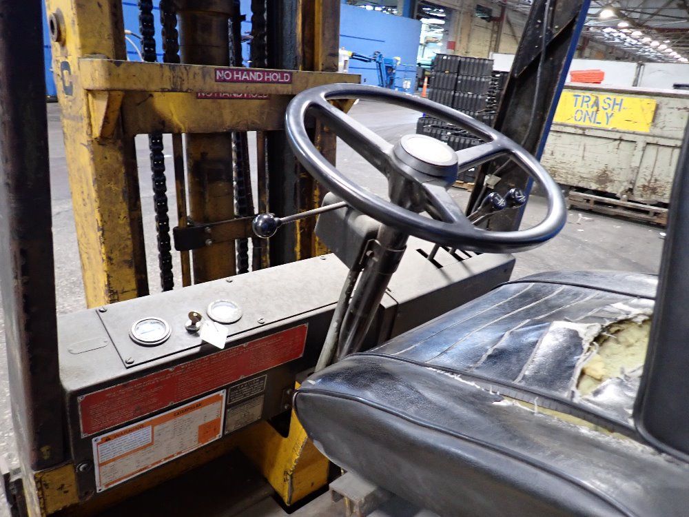 Caterpillar 7000 Lbs Electric Forklift - M70