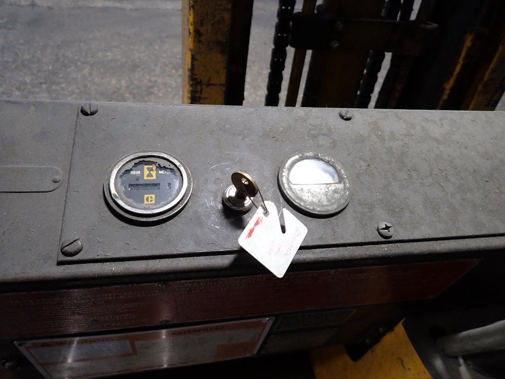 Caterpillar 7000 Lbs Electric Forklift - M70