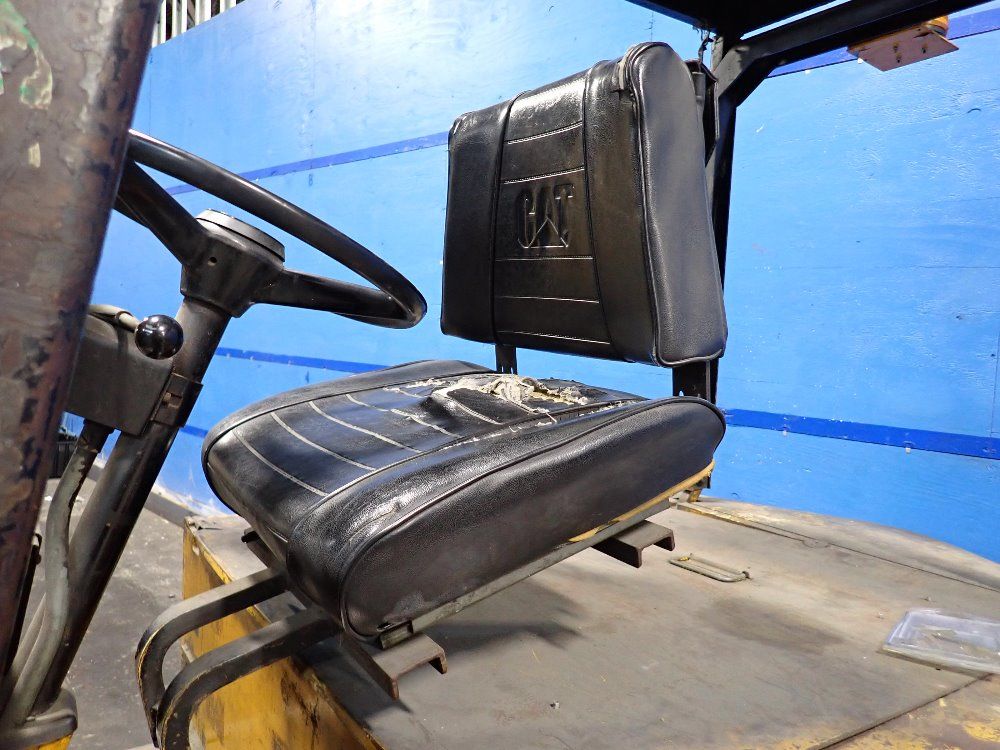 Caterpillar 7000 Lbs Electric Forklift - M70