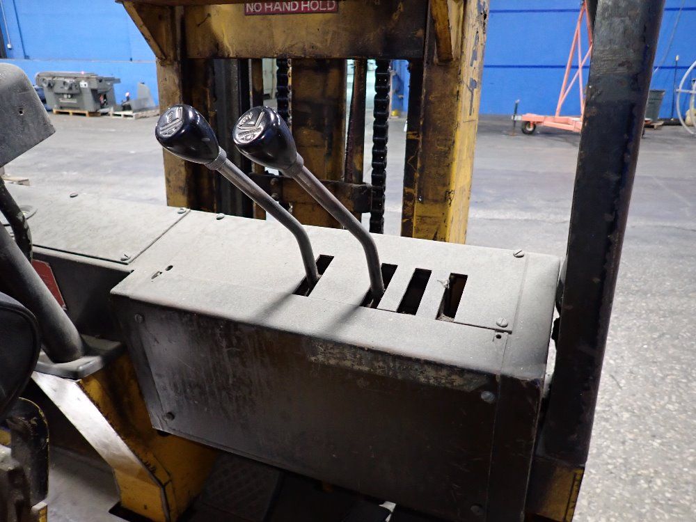 Caterpillar 7000 Lbs Electric Forklift - M70