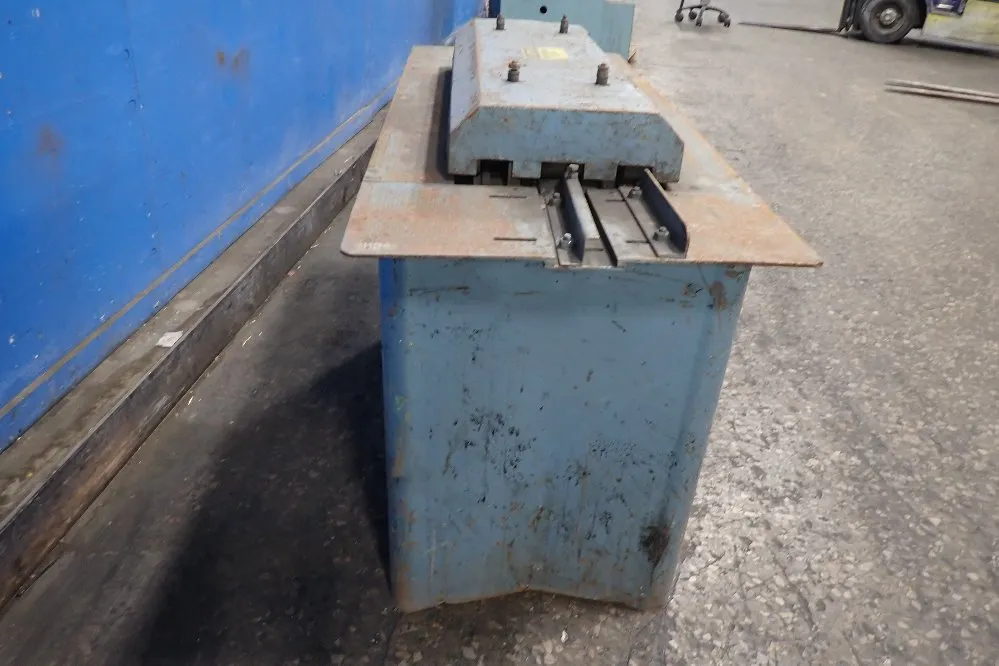 Lock Former 9 Stations X 20ga Roll Former