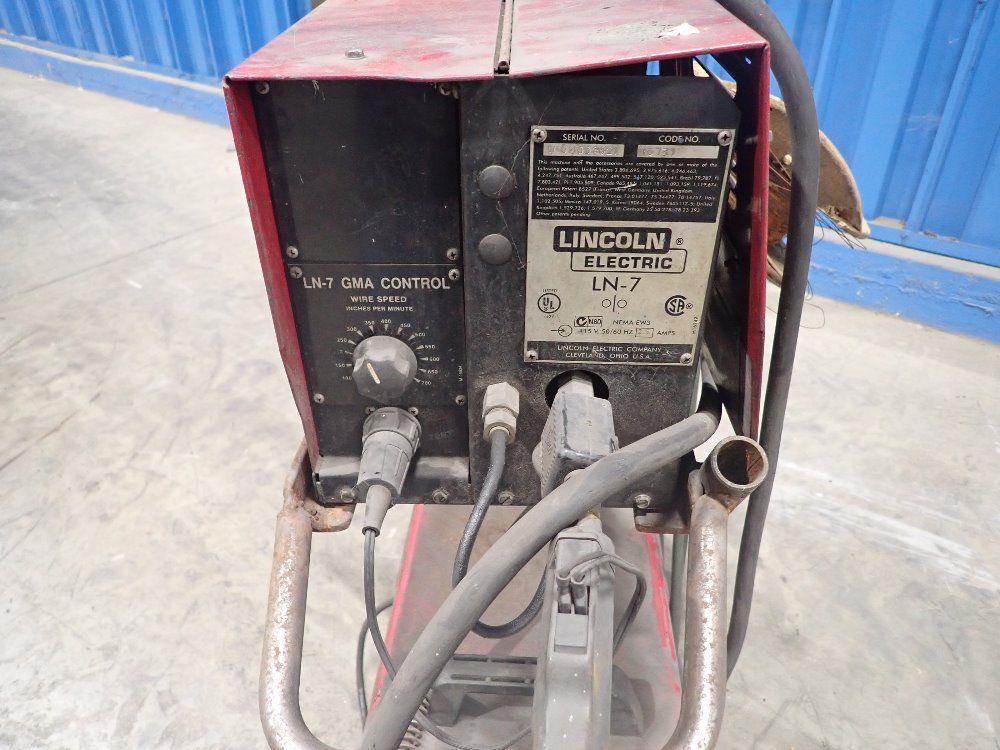 Lincoln Electric Welding Machine - Invertec Stt