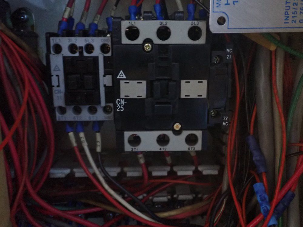 Mitek Machine Tools 42.5"x13.5" Cnc Mill - Vmb60f