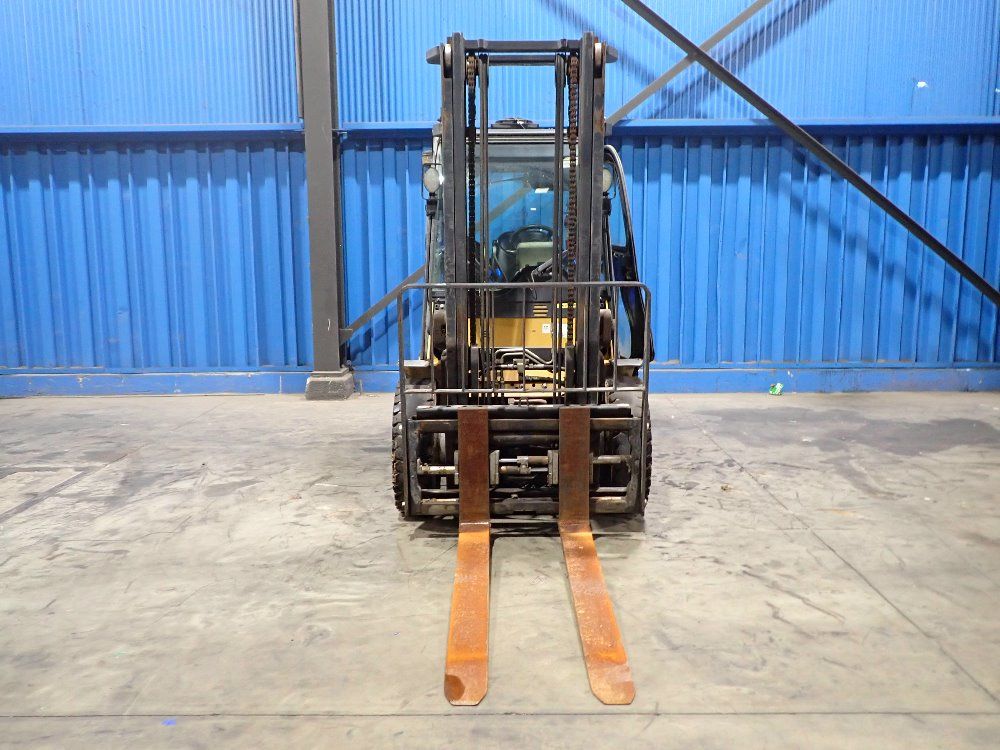 Caterpillar 6900lbs Diesel Forklift - Dp40n1