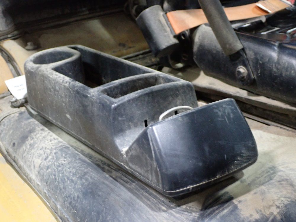 Caterpillar 6900lbs Diesel Forklift - Dp40n1