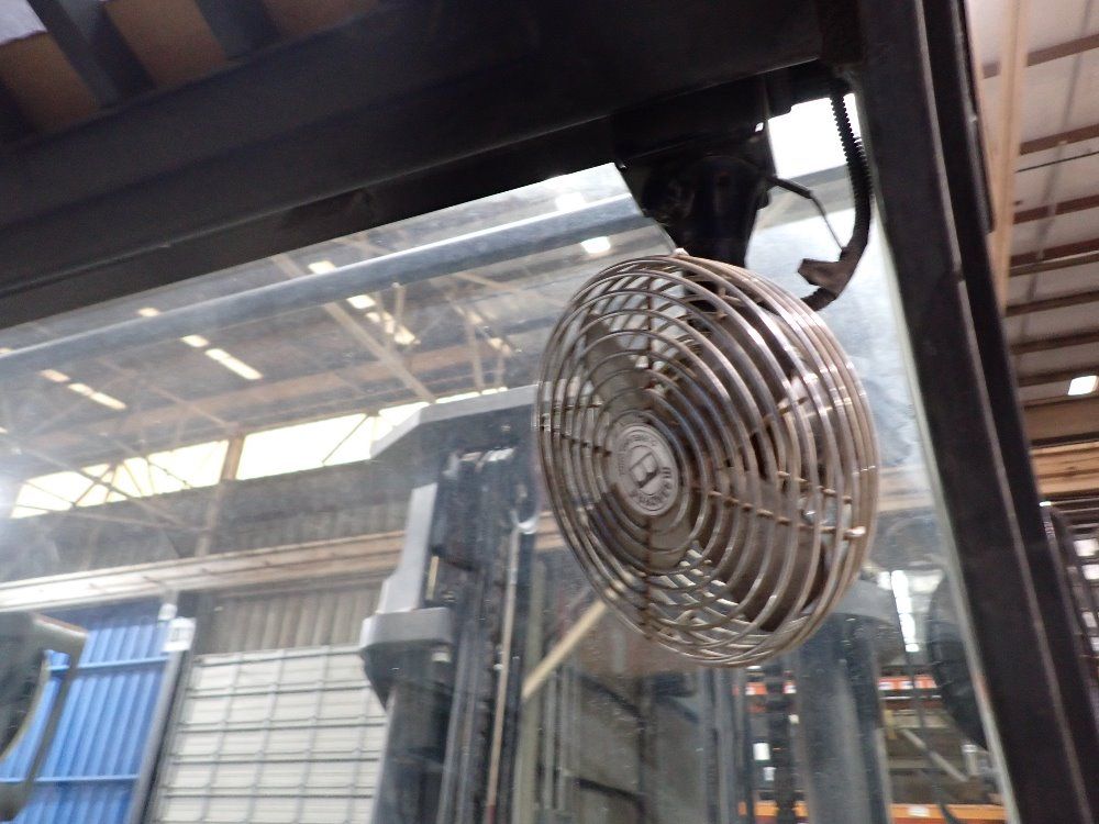 Caterpillar 6900lbs Diesel Forklift - Dp40n1