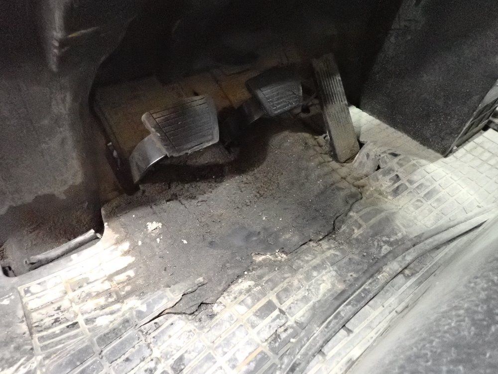 Caterpillar 6900lbs Diesel Forklift - Dp40n1