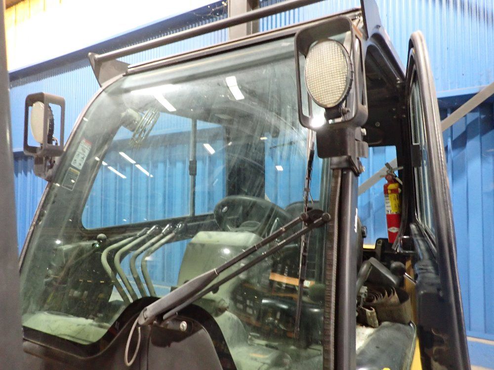 Caterpillar 6900lbs Diesel Forklift - Dp40n1