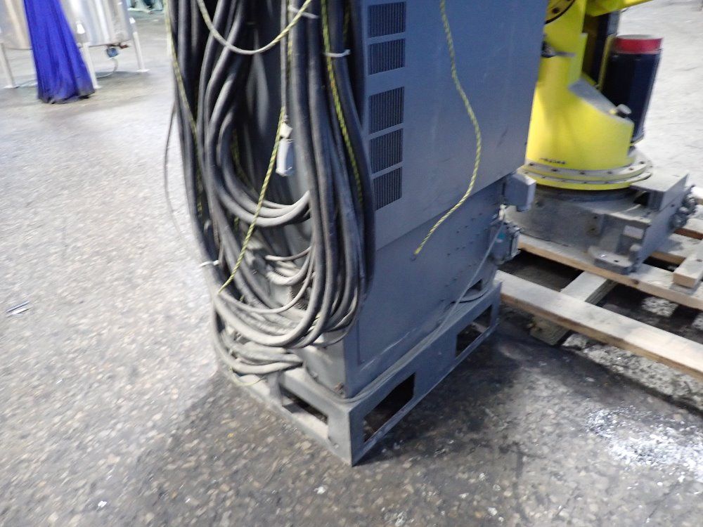 Fanuc Robot - S-420iw