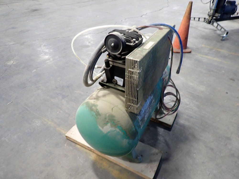 Speedaire 30 Gal Air Compressor - 4b237c