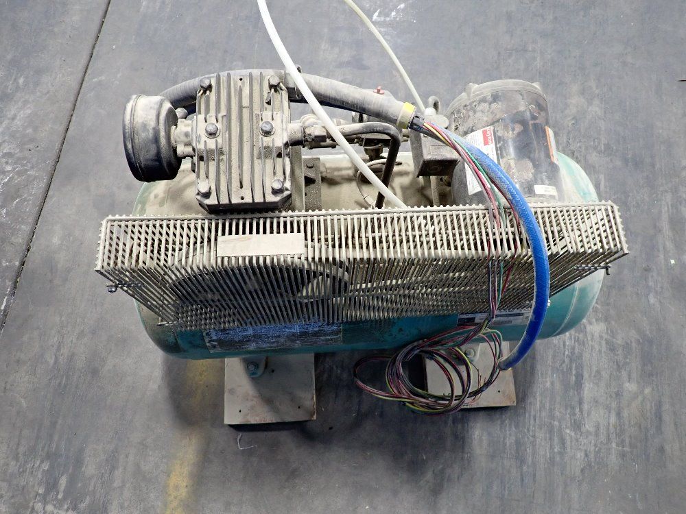 Speedaire 30 Gal Air Compressor - 4b237c