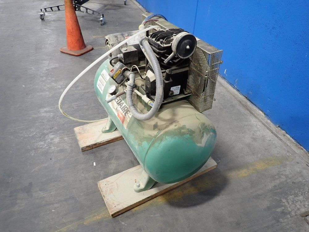 Speedaire 30 Gal Air Compressor - 4b237c