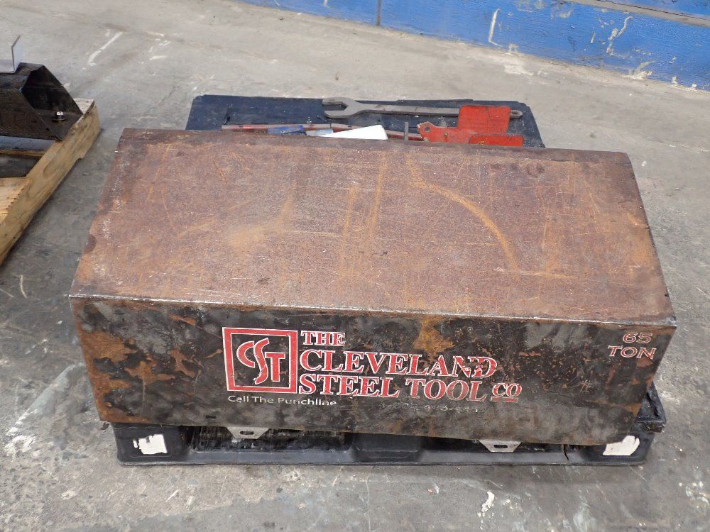 Cleveland 1 1/16",3/4 Ironworker - 65 Ton