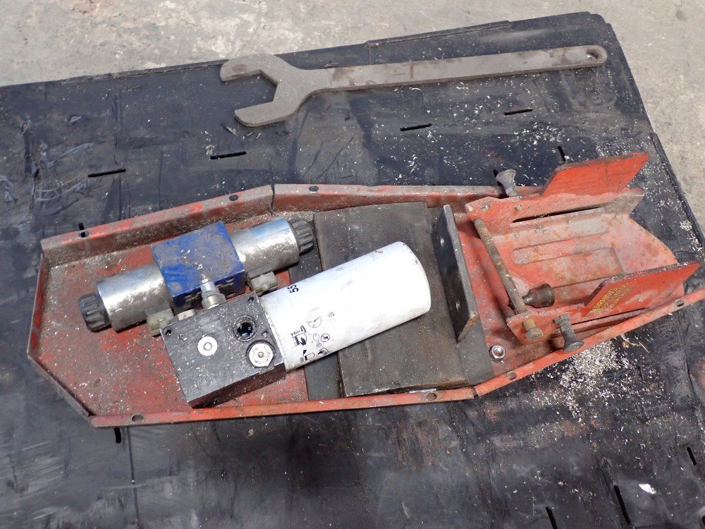 Cleveland 1 1/16",3/4 Ironworker - 65 Ton