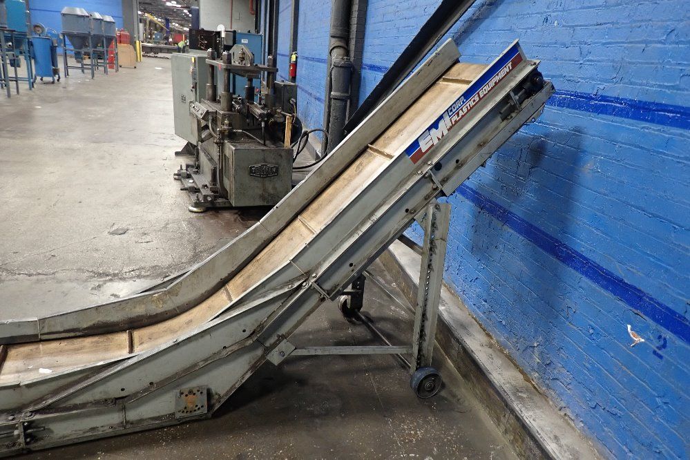 Emi Corp 17" X 96" Incline Belt Conveyor - Kk18252045