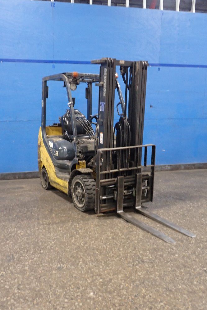 Komatsu 5000 Lbs Propane Forklift - Fg25st-16
