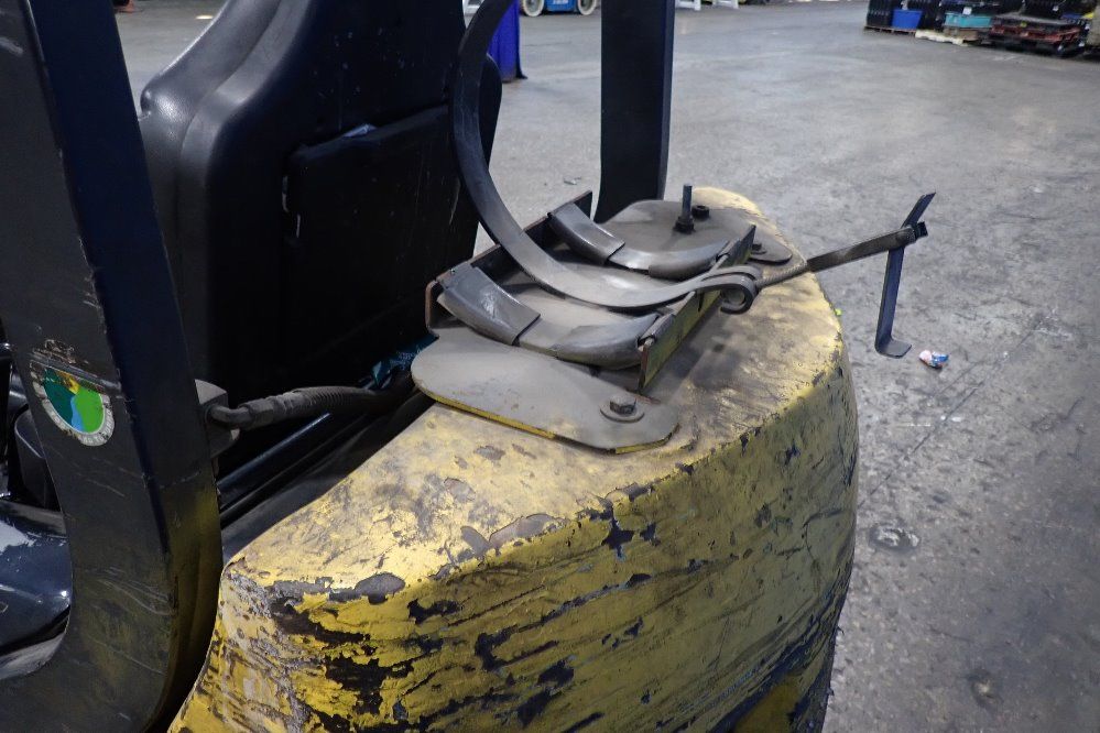 Komatsu 5000 Lbs Propane Forklift - Fg25st-16