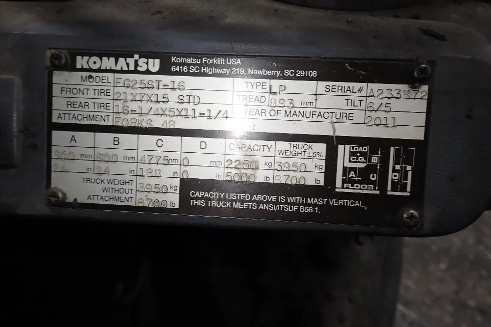 Komatsu 5000 Lbs Propane Forklift - Fg25st-16