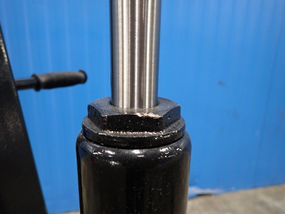 Ironton 1 Ton Engine Hoist - 46218