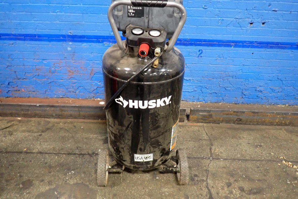 Husky 33 Gallons Air Compressor - C331h