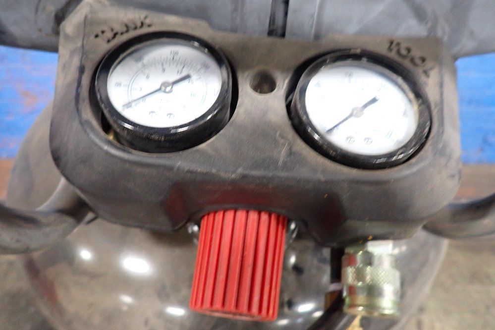 Husky 33 Gallons Air Compressor - C331h