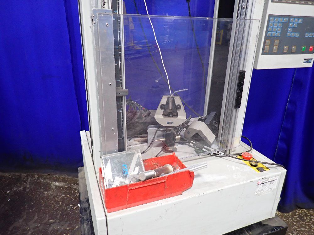 Lloyd Universal Test Machine - Lr30k