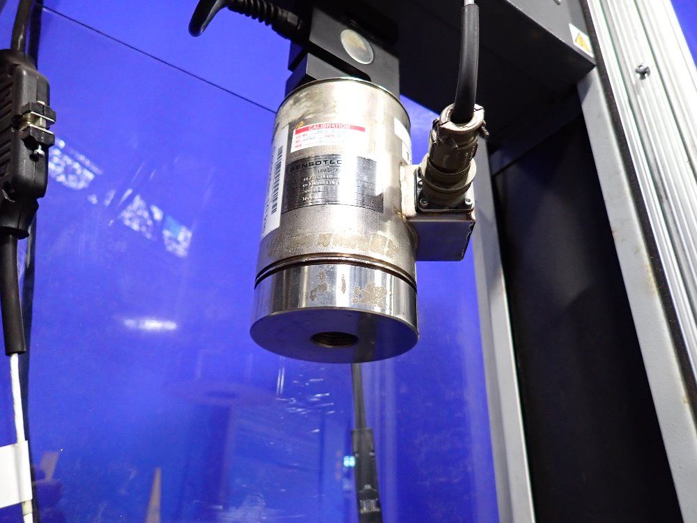 Lloyd Universal Test Machine - Lr30k