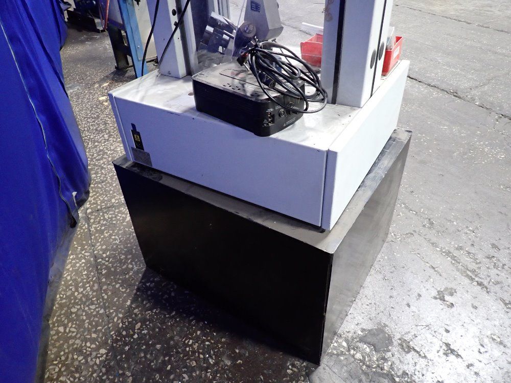 Lloyd Universal Test Machine - Lr30k