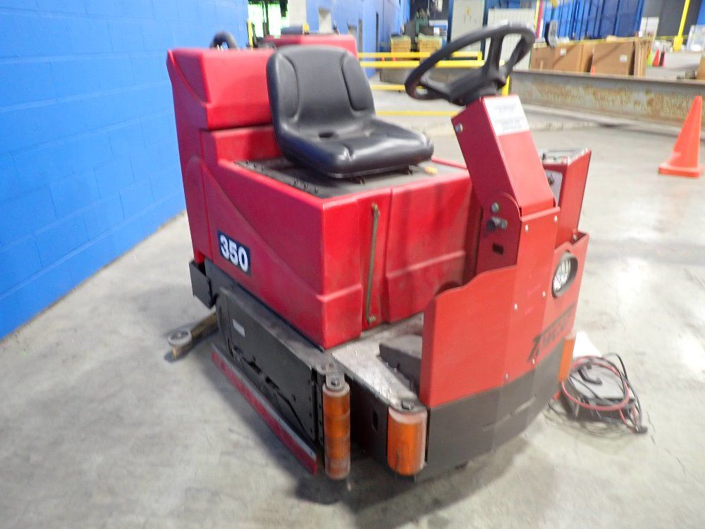 Tomcat 40 Gal Floor Scrubber - 350