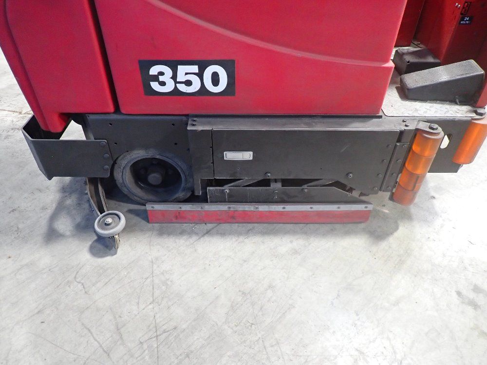 Tomcat 40 Gal Floor Scrubber - 350